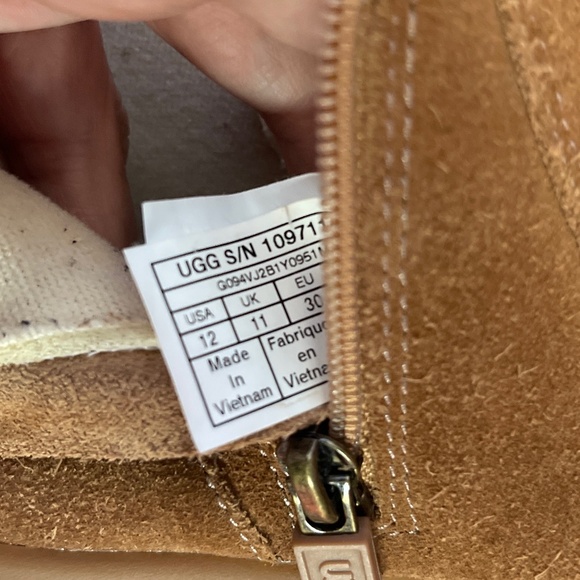 UGG Toddler Boys Size 12 Tan with Red Suede Ankle Boots with Zipper - Picture 9 of 9